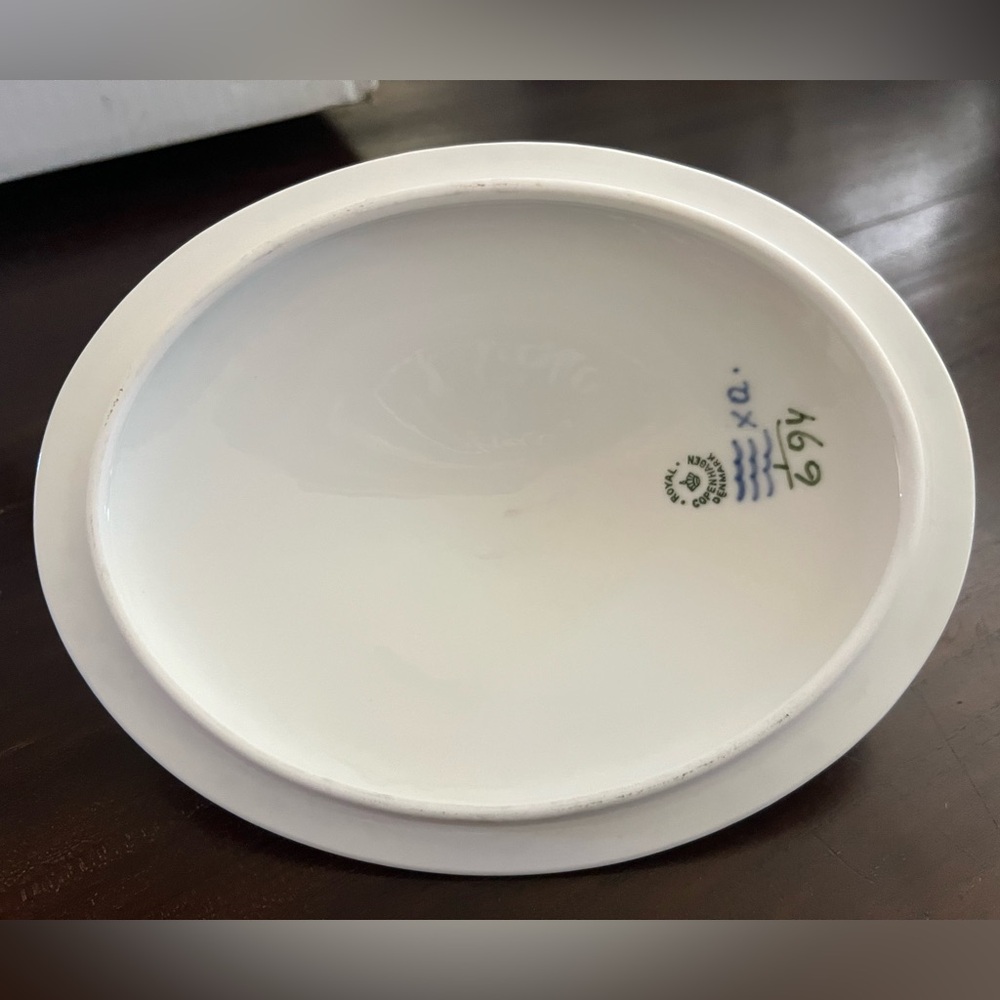 Royal Copenhagen Fluted Half Lace Covered Vegetable Bowl - Picture 6 of 7